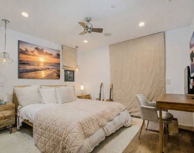 2105 E Balboa Boulevard - Photo Thumbnail 44