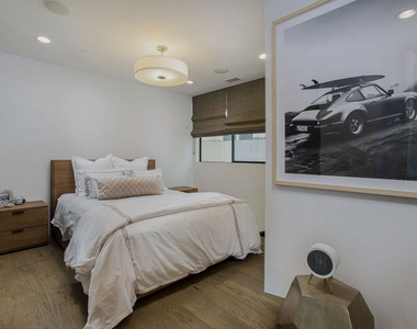 2105 E Balboa Boulevard - Photo Thumbnail 40