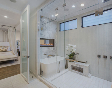 2105 E Balboa Boulevard - Photo Thumbnail 33