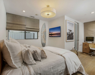 2105 E Balboa Boulevard - Photo Thumbnail 41