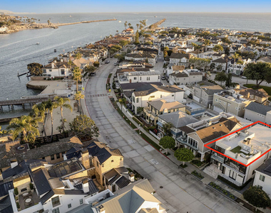 2105 E Balboa Boulevard - Photo Thumbnail 3