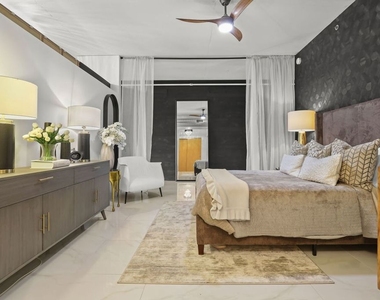 1111 S Grand Avenue - Photo Thumbnail 12