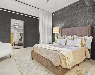 1111 S Grand Avenue - Photo Thumbnail 13