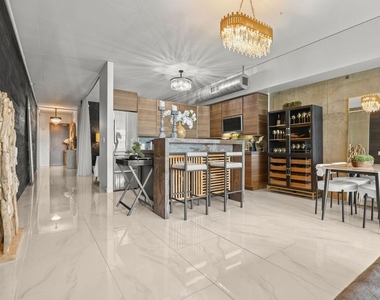 1111 S Grand Avenue - Photo Thumbnail 18