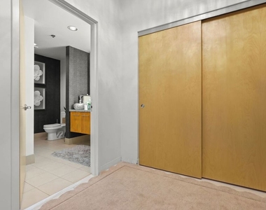 1111 S Grand Avenue - Photo Thumbnail 15