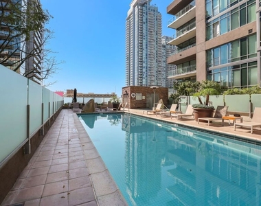 1111 S Grand Avenue - Photo Thumbnail 32