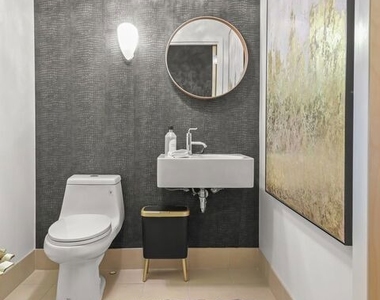 1111 S Grand Avenue - Photo Thumbnail 9