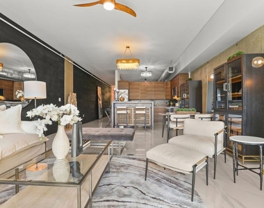 1111 S Grand Avenue - Photo Thumbnail 27