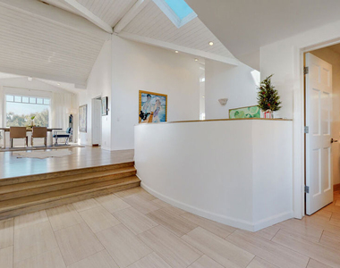 31844 Seafield Drive - Photo Thumbnail 2