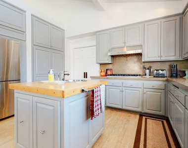 31844 Seafield Drive - Photo Thumbnail 11