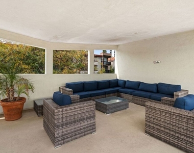960 Larrabee Street - Photo Thumbnail 21