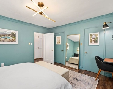 960 Larrabee Street - Photo Thumbnail 13