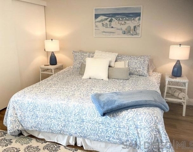 82 Kingston Ct - Photo Thumbnail 3