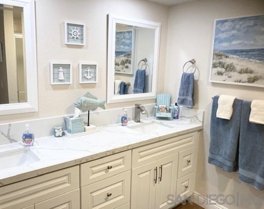 82 Kingston Ct - Photo Thumbnail 4