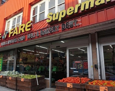 163rd Street and Jamaica Avenue - Photo Thumbnail 5