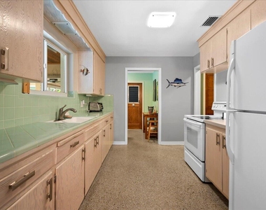 440 Jupiter Lane - Photo Thumbnail 18