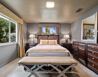 440 Jupiter Lane - Photo Thumbnail 14