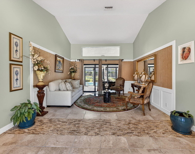 168 Thornton Drive - Photo Thumbnail 12