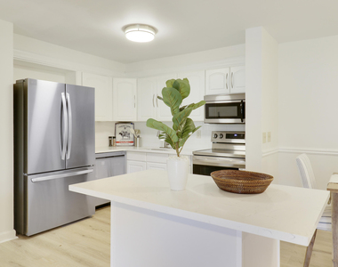 1107 Duncan Circle - Photo Thumbnail 4