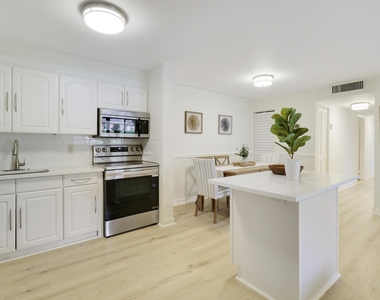 1107 Duncan Circle - Photo Thumbnail 5