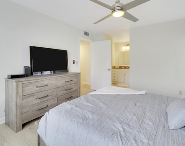 1107 Duncan Circle - Photo Thumbnail 13