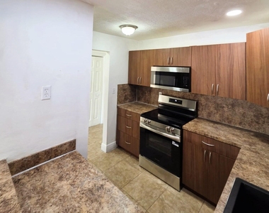7000 Nw 186th Street - Photo Thumbnail 25