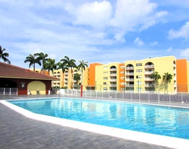 7000 Nw 186th Street - Photo Thumbnail 3