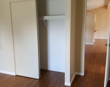11887 Anchorage Way - Photo Thumbnail 8