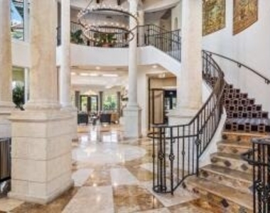 2408 Tuscany Way - Photo Thumbnail 32