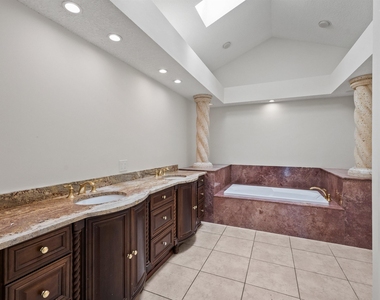 2055 Regents Boulevard - Photo Thumbnail 17