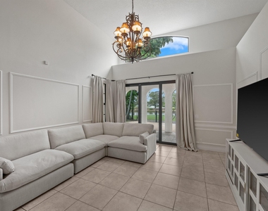 2055 Regents Boulevard - Photo Thumbnail 7