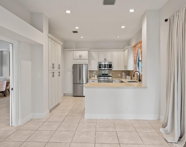 2055 Regents Boulevard - Photo Thumbnail 11