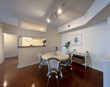 1306 Tuscany Way - Photo Thumbnail 4