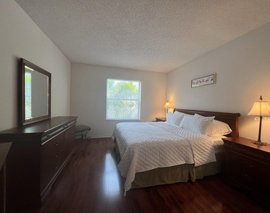 1306 Tuscany Way - Photo Thumbnail 9