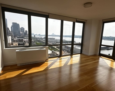 Upper West Side - Photo Thumbnail 9