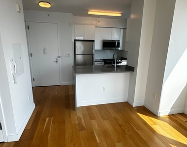 Upper West Side - Photo Thumbnail 6