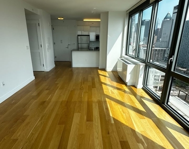 Upper West Side - Photo Thumbnail 7