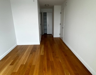 Upper West Side - Photo Thumbnail 12