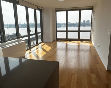 Upper West Side - Photo Thumbnail 11
