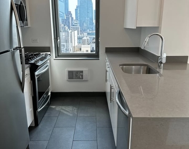 Upper West Side - Photo Thumbnail 5