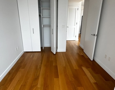 Upper West Side - Photo Thumbnail 17