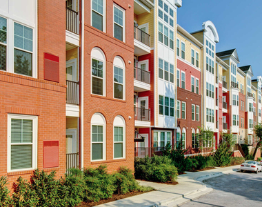 370 E. Diamond Ave - Photo Thumbnail 2
