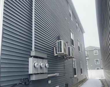 157 Beach 25th - Photo Thumbnail 2