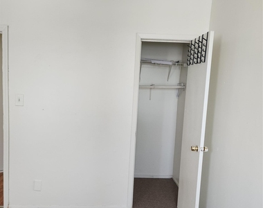 205-11 Hollis Avenue - Photo Thumbnail 3
