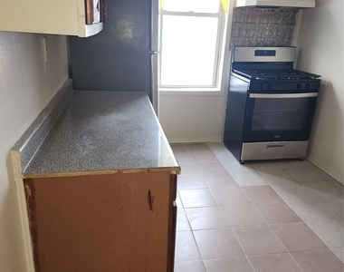 205-11 Hollis Avenue - Photo Thumbnail 2