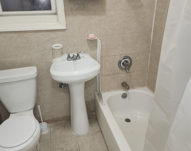 205-11 Hollis Avenue - Photo Thumbnail 6