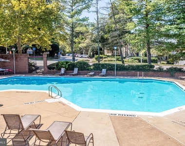 7598 Lakeside Village Drive - Photo Thumbnail 23