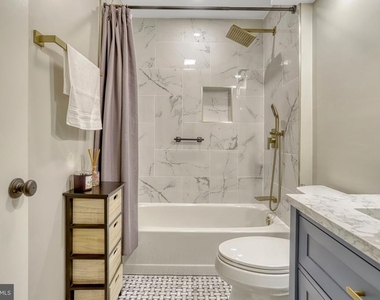 7598 Lakeside Village Drive - Photo Thumbnail 18