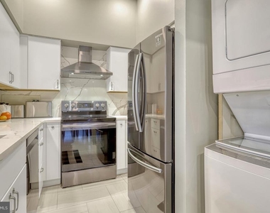 7598 Lakeside Village Drive - Photo Thumbnail 11