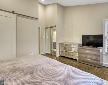7598 Lakeside Village Drive - Photo Thumbnail 16